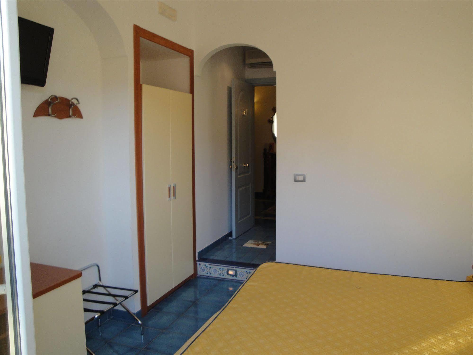 Meuble Casa Mannini Rooms Maiori Ngoại thất bức ảnh