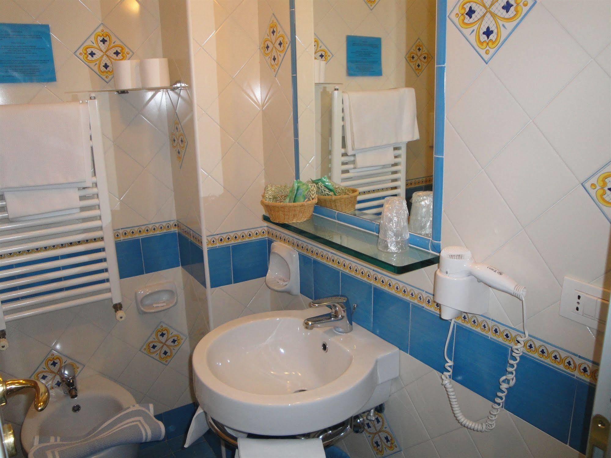 Meuble Casa Mannini Rooms Maiori Ngoại thất bức ảnh